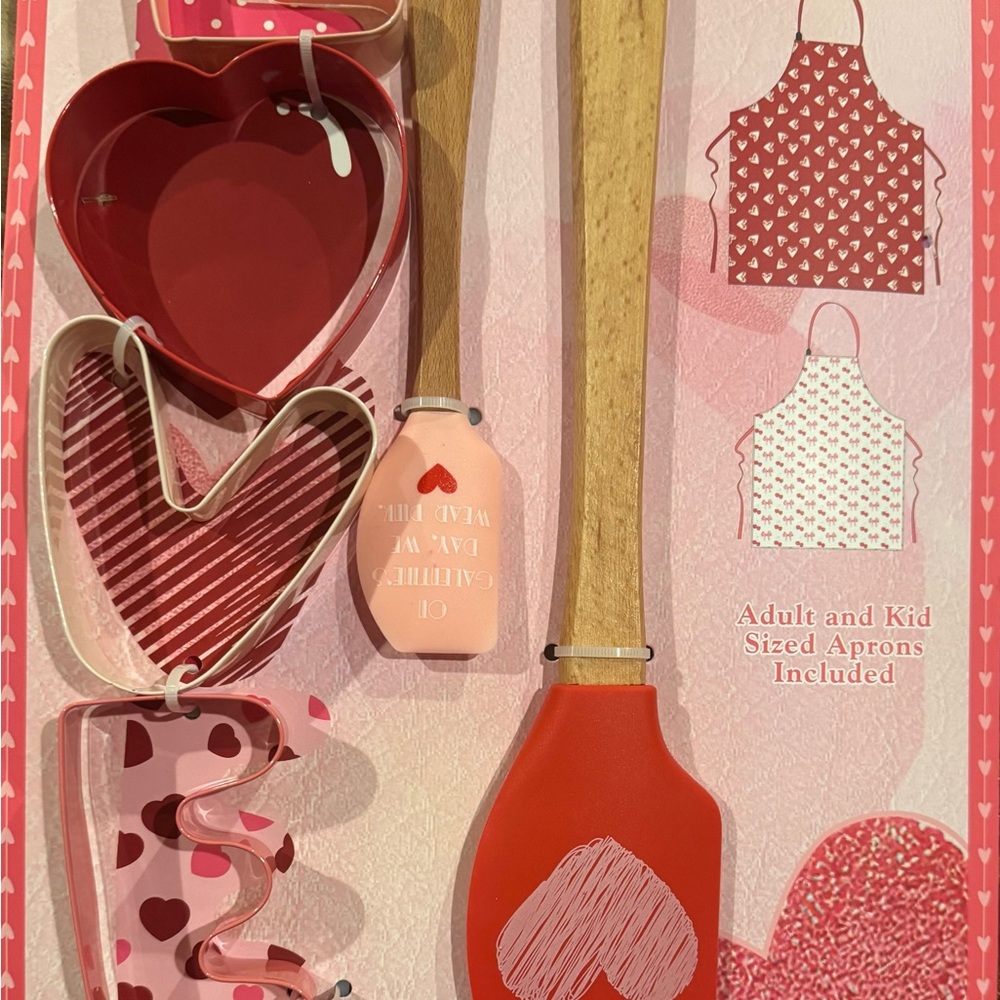 Heart-Themed Red and Pink 8-piece adult and kid Baking Set